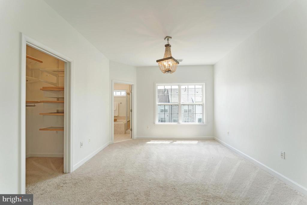 42576 Magellan Sq