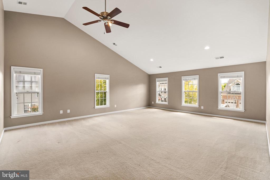 22197 Windy Pine Ct