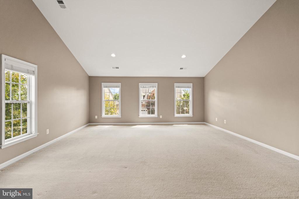 22197 Windy Pine Ct