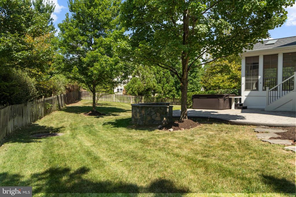 22197 Windy Pine Ct