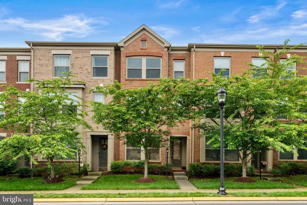 23393 EPPERSON SQUARE