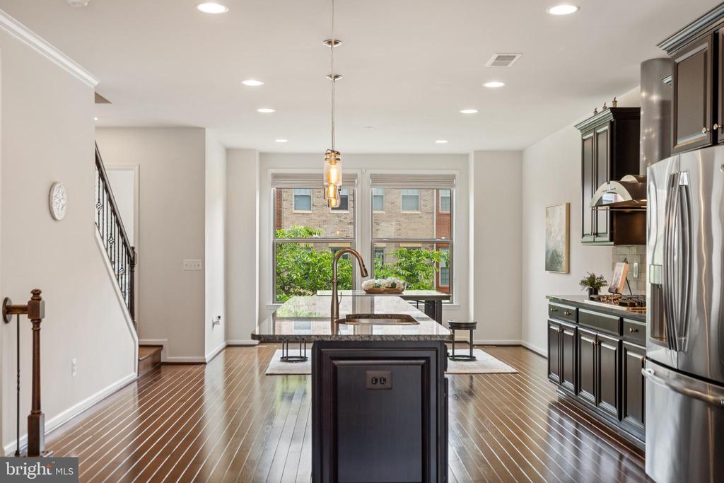 23393 EPPERSON SQUARE