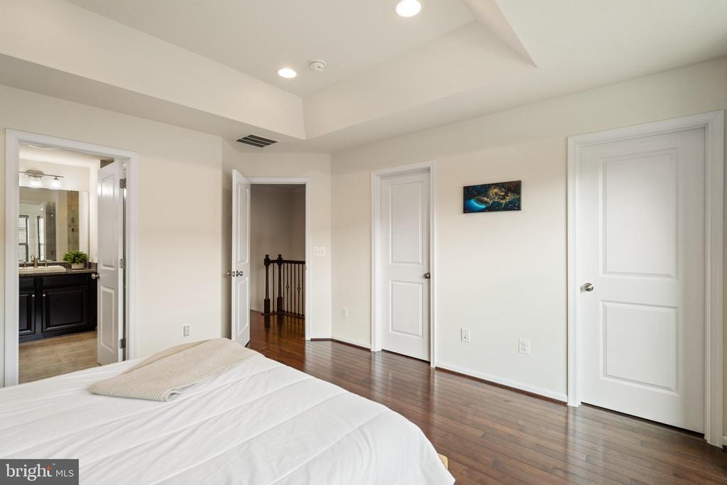 23393 EPPERSON SQUARE