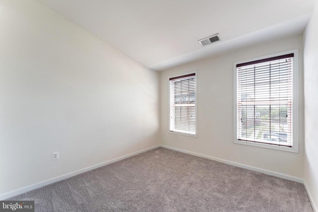 42824 EDGEGROVE HEIGHTS TERRACE