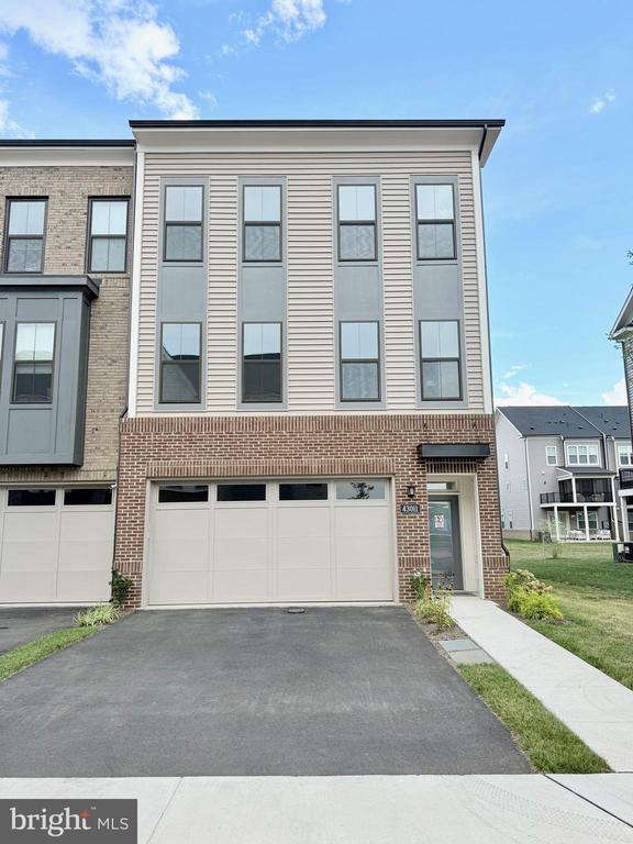 43011 DEBONAIR TERRACE