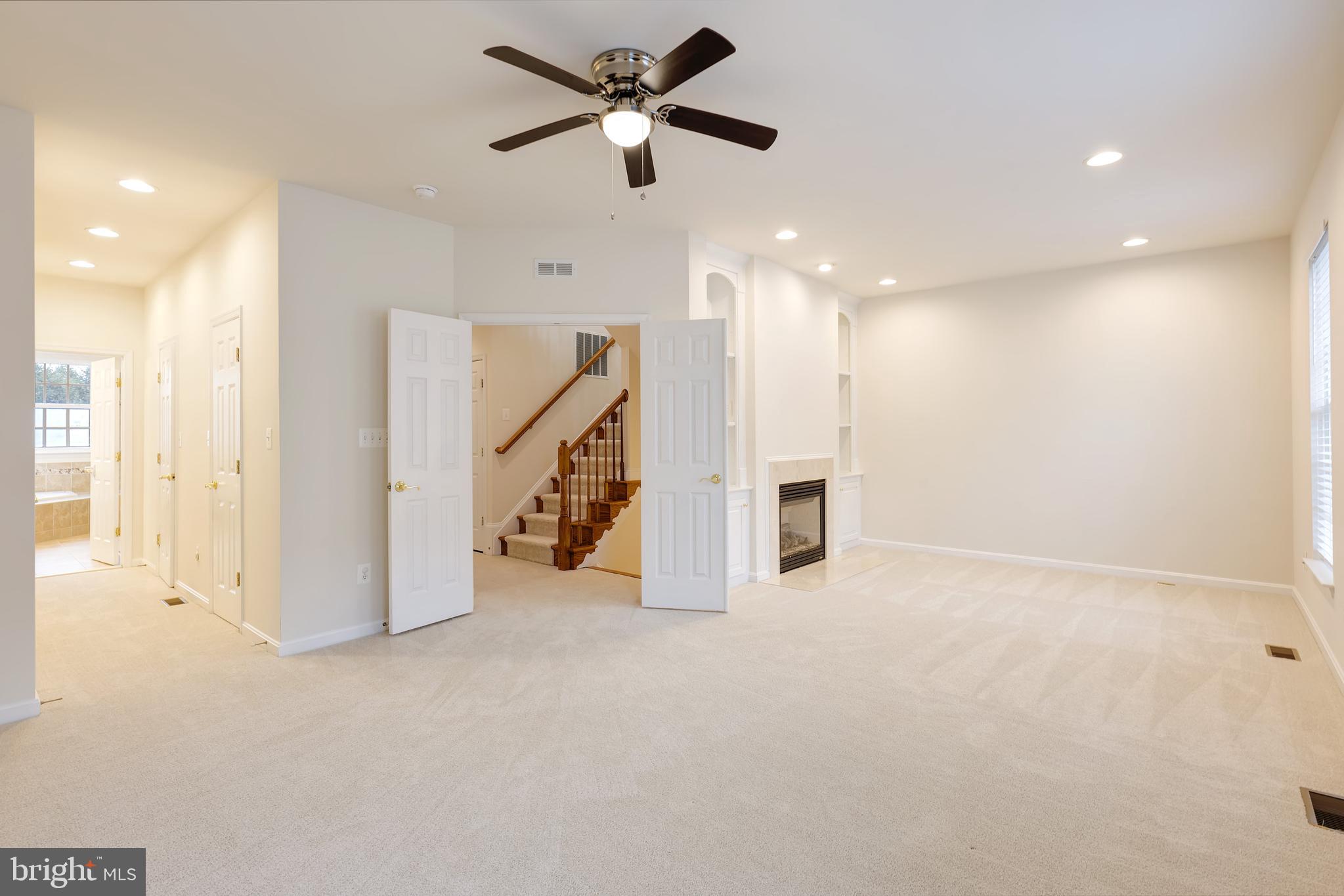 22948 FANSHAW SQUARE
