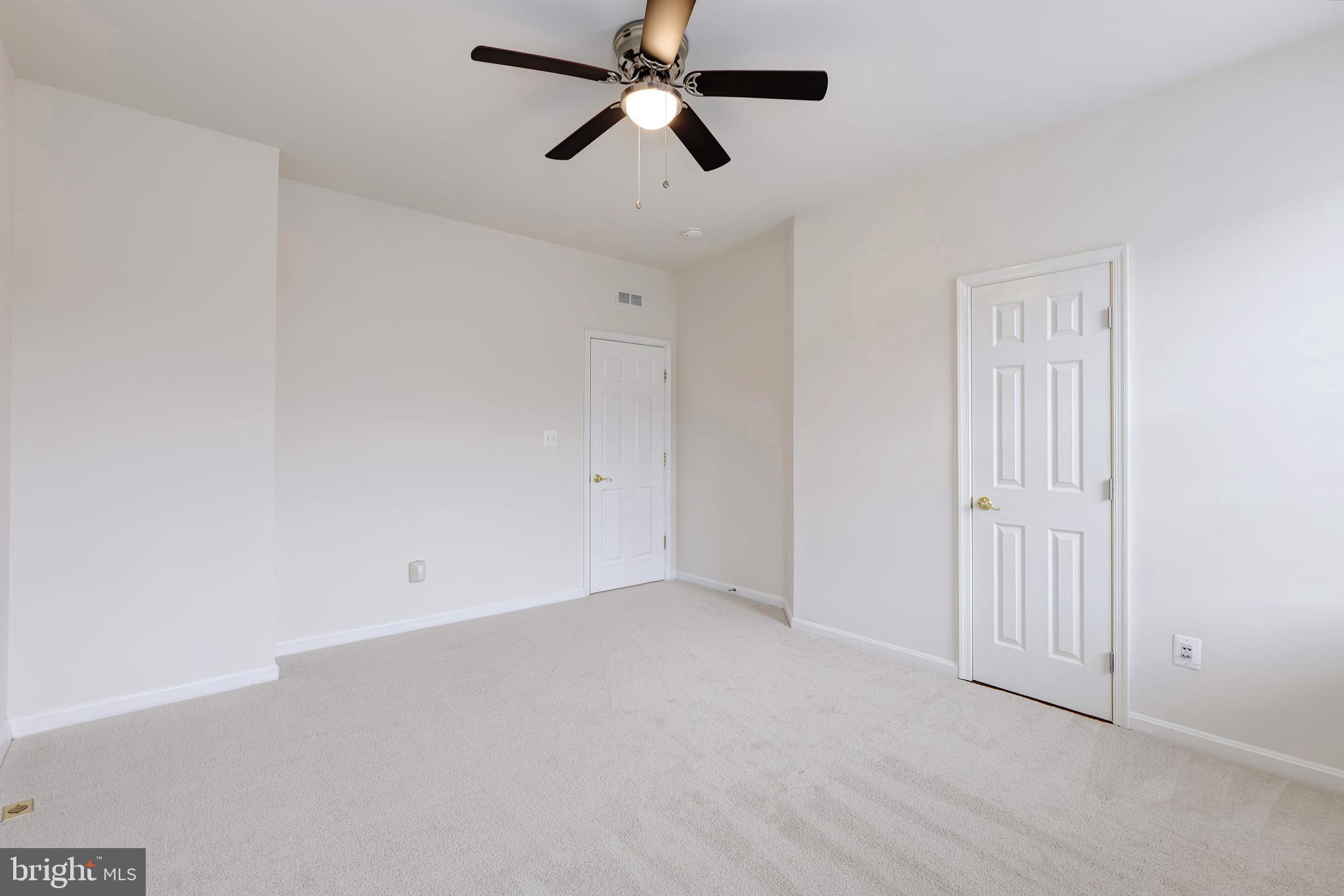 22948 FANSHAW SQUARE