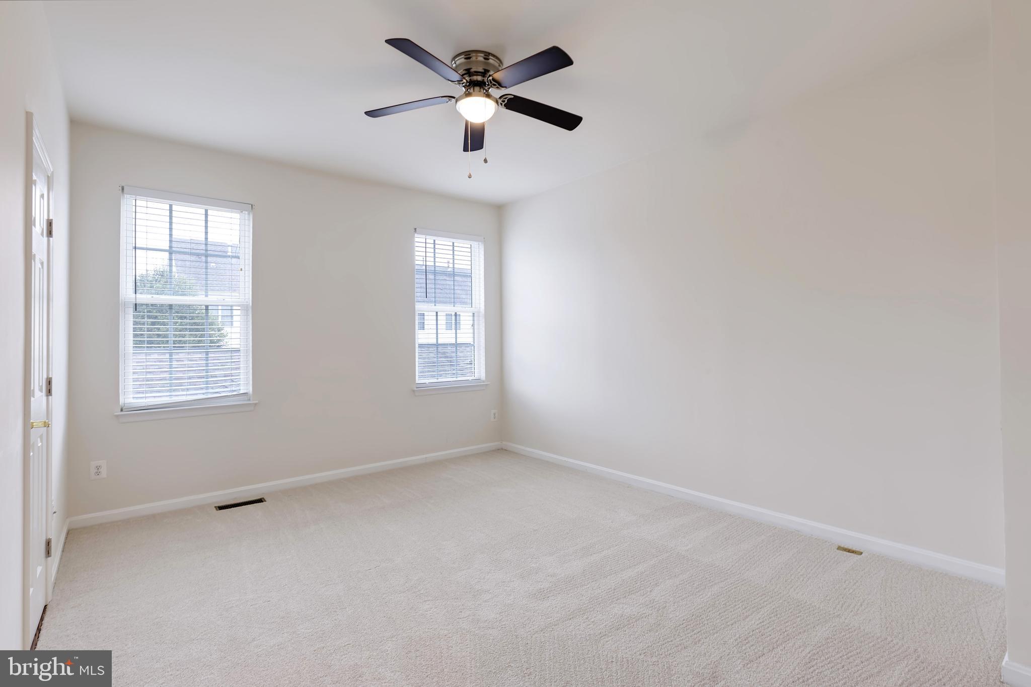22948 FANSHAW SQUARE