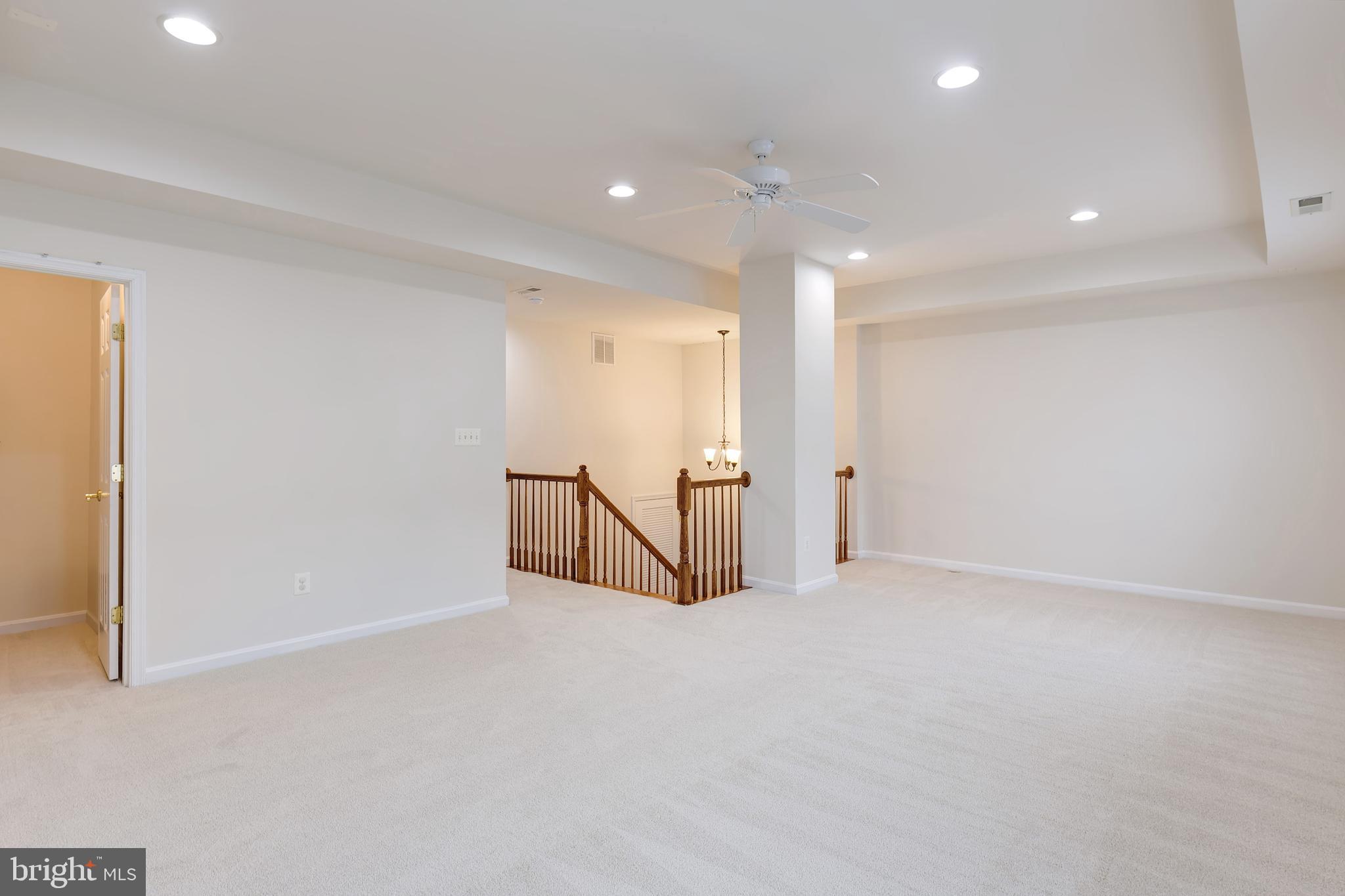 22948 FANSHAW SQUARE