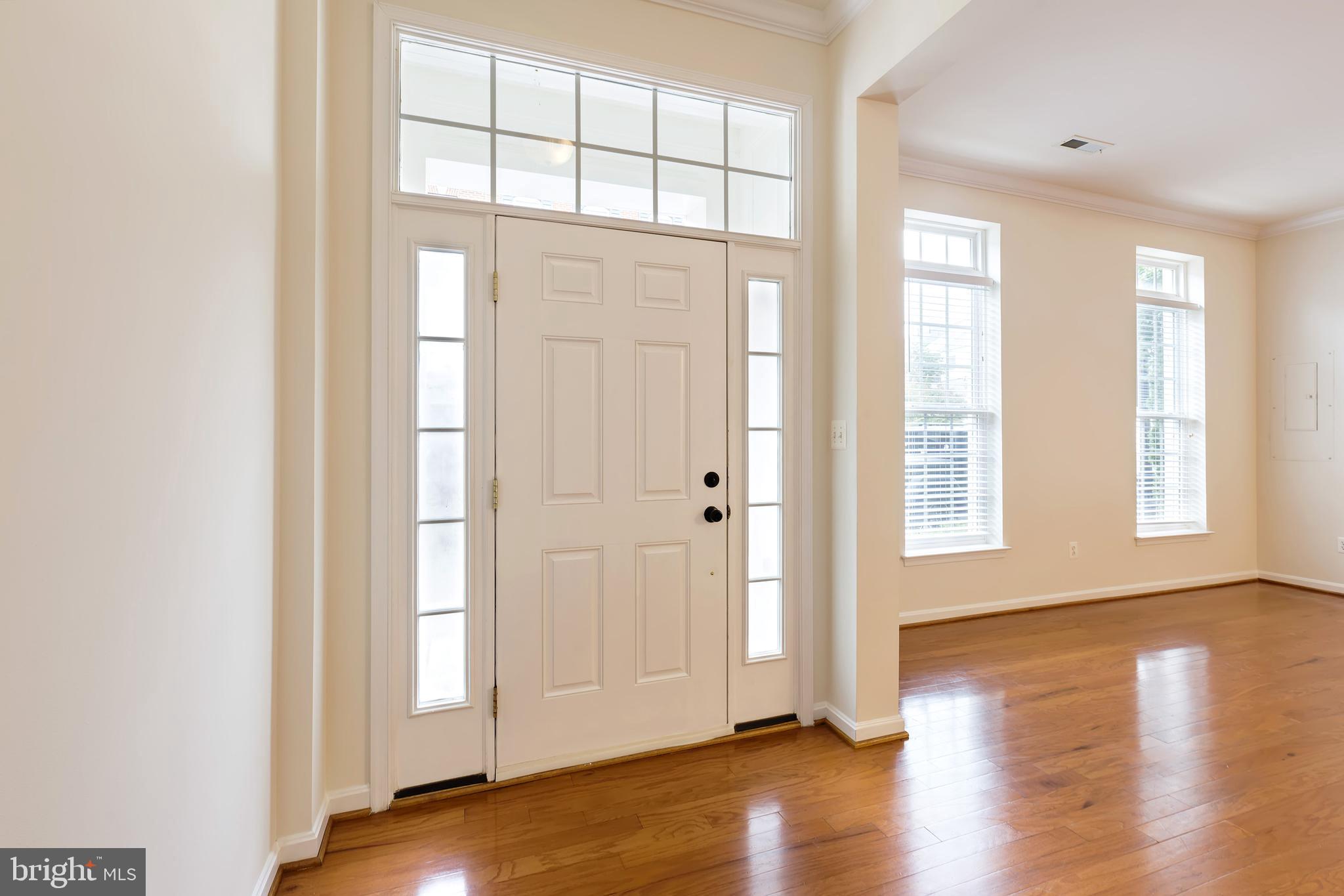 22948 FANSHAW SQUARE