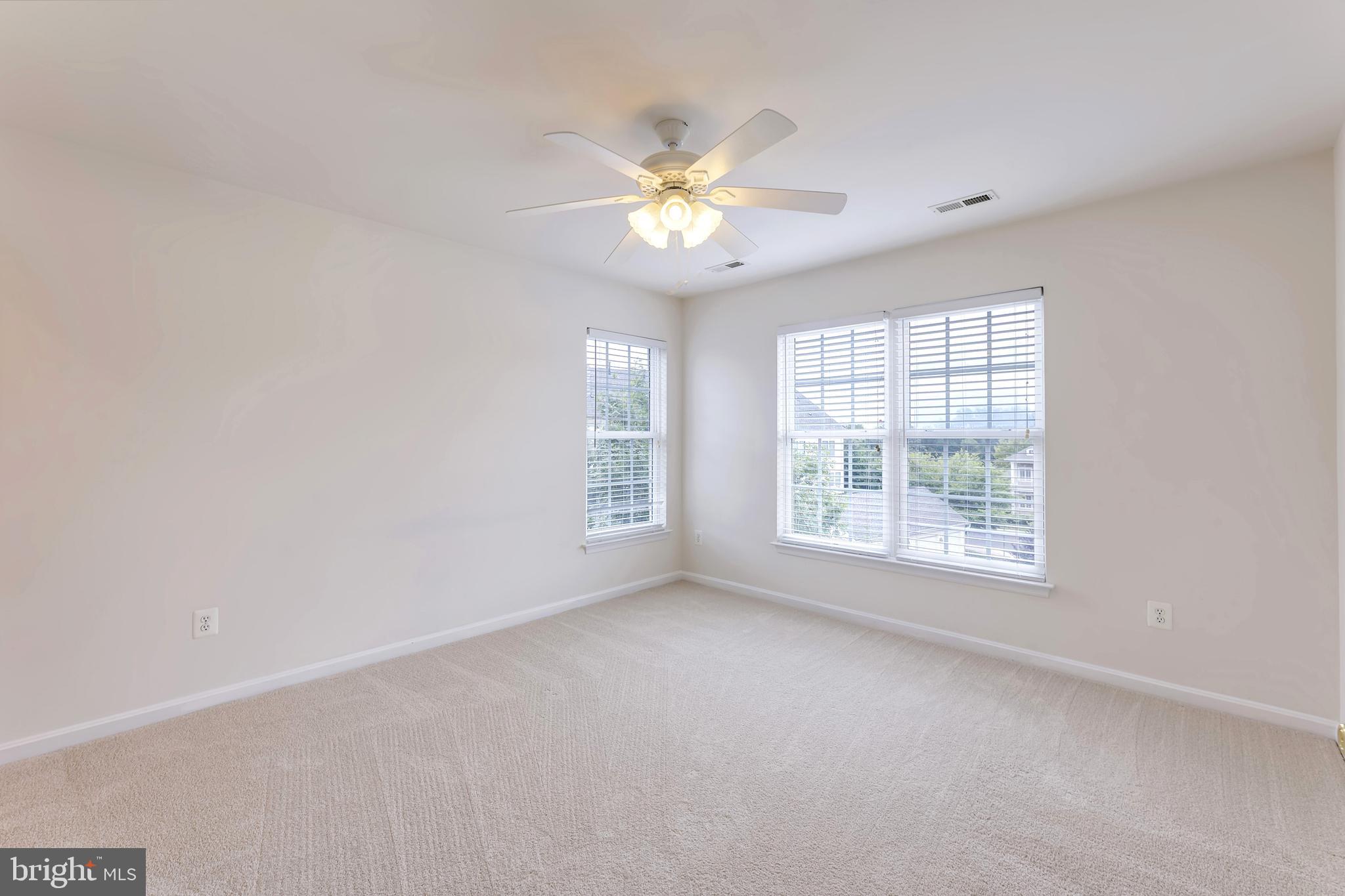 22948 FANSHAW SQUARE