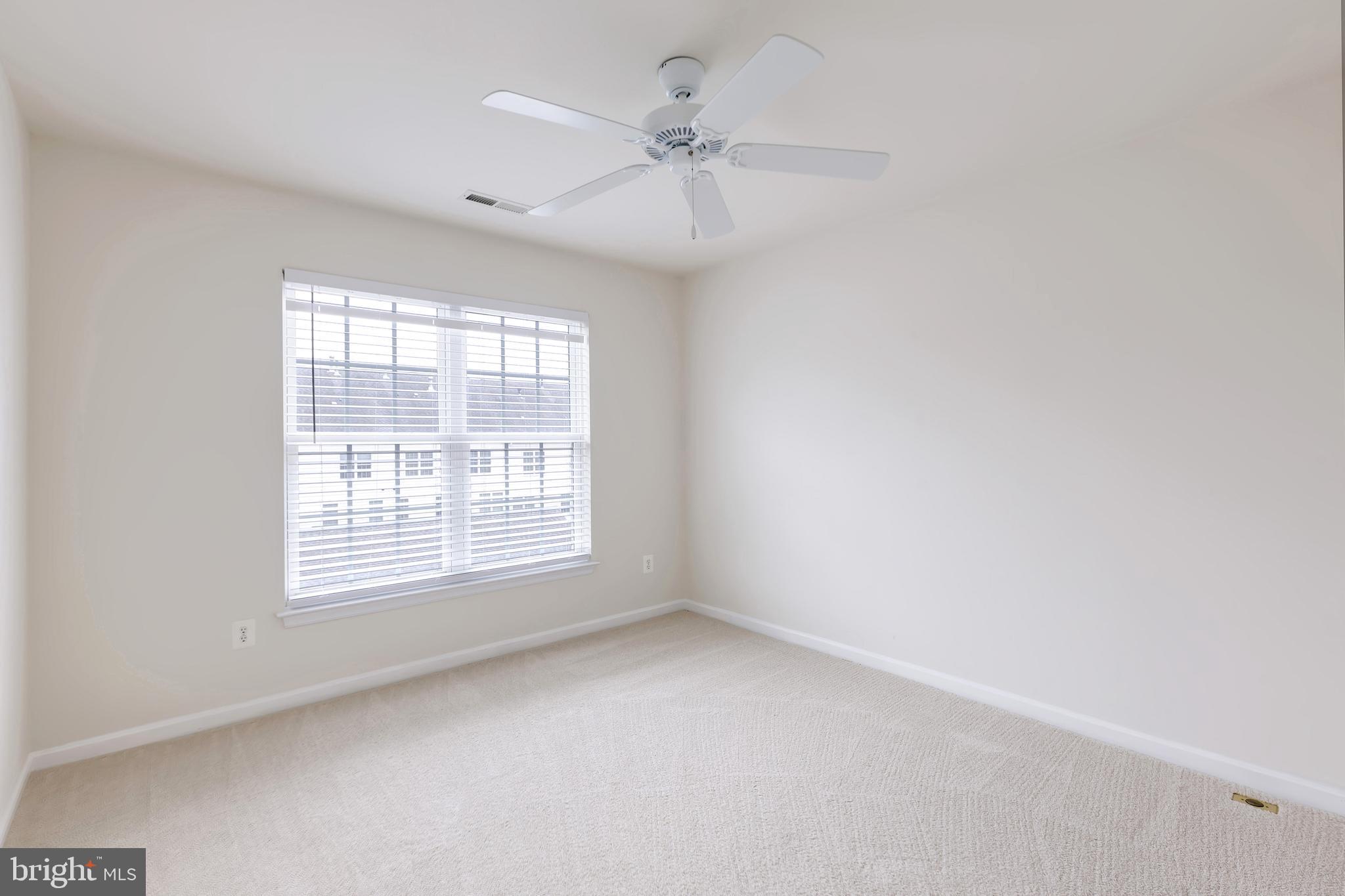 22948 FANSHAW SQUARE