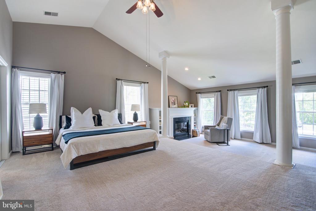 19009 CASTLEGUARD COURT