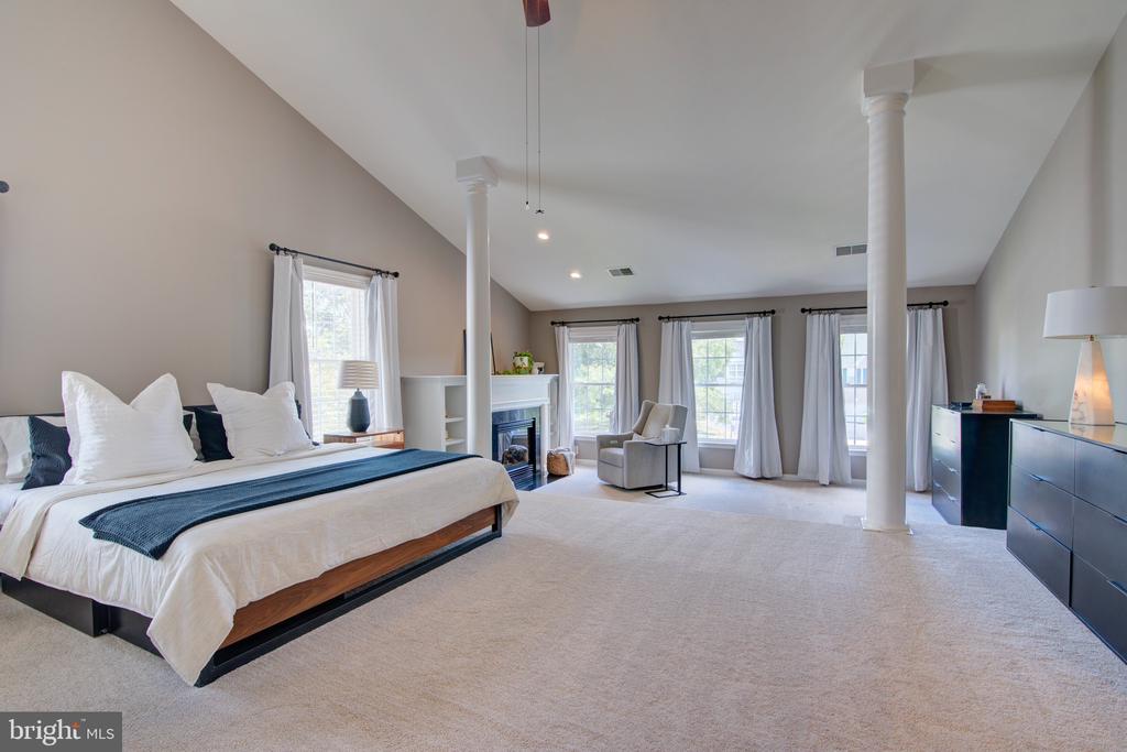 19009 CASTLEGUARD COURT