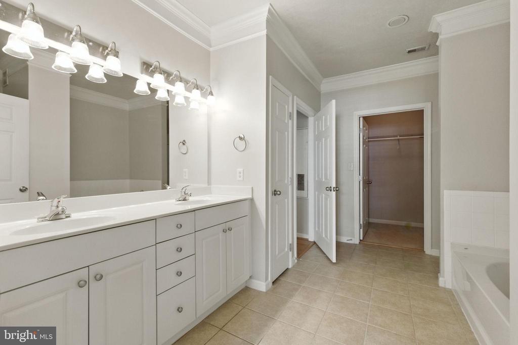 501 SUNSET VIEW TERRACE SE 306