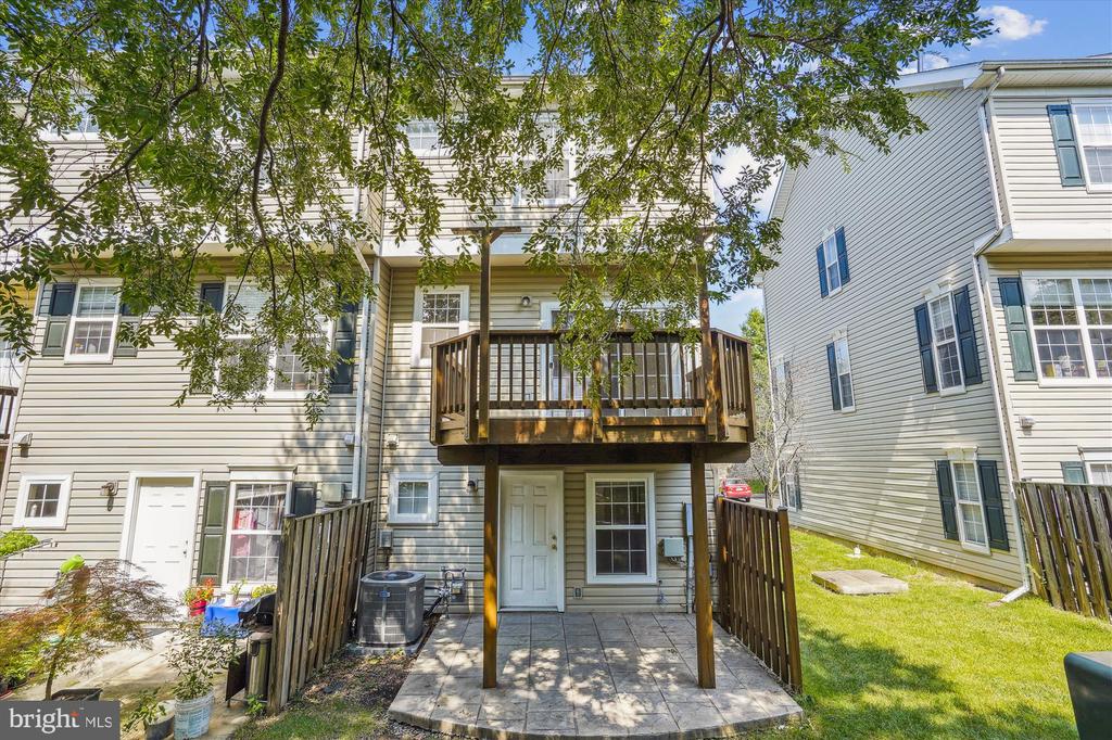 23076 FONTWELL SQUARE