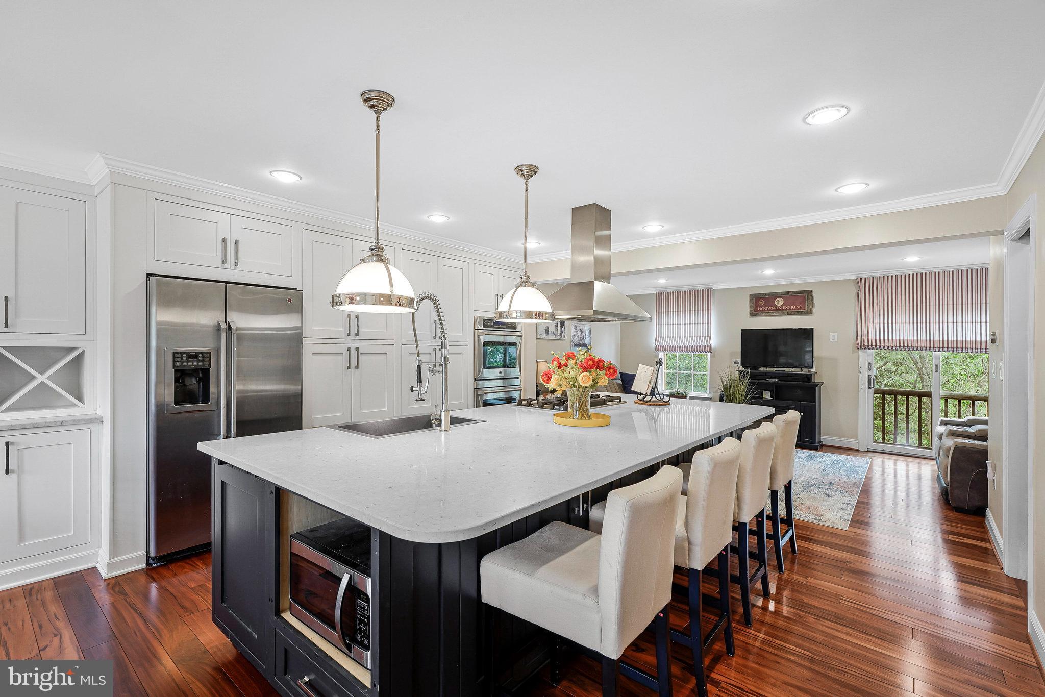 110 SPENCER TERRACE SE