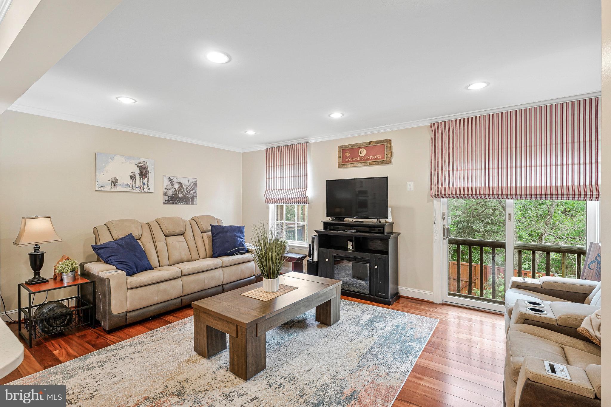 110 SPENCER TERRACE SE