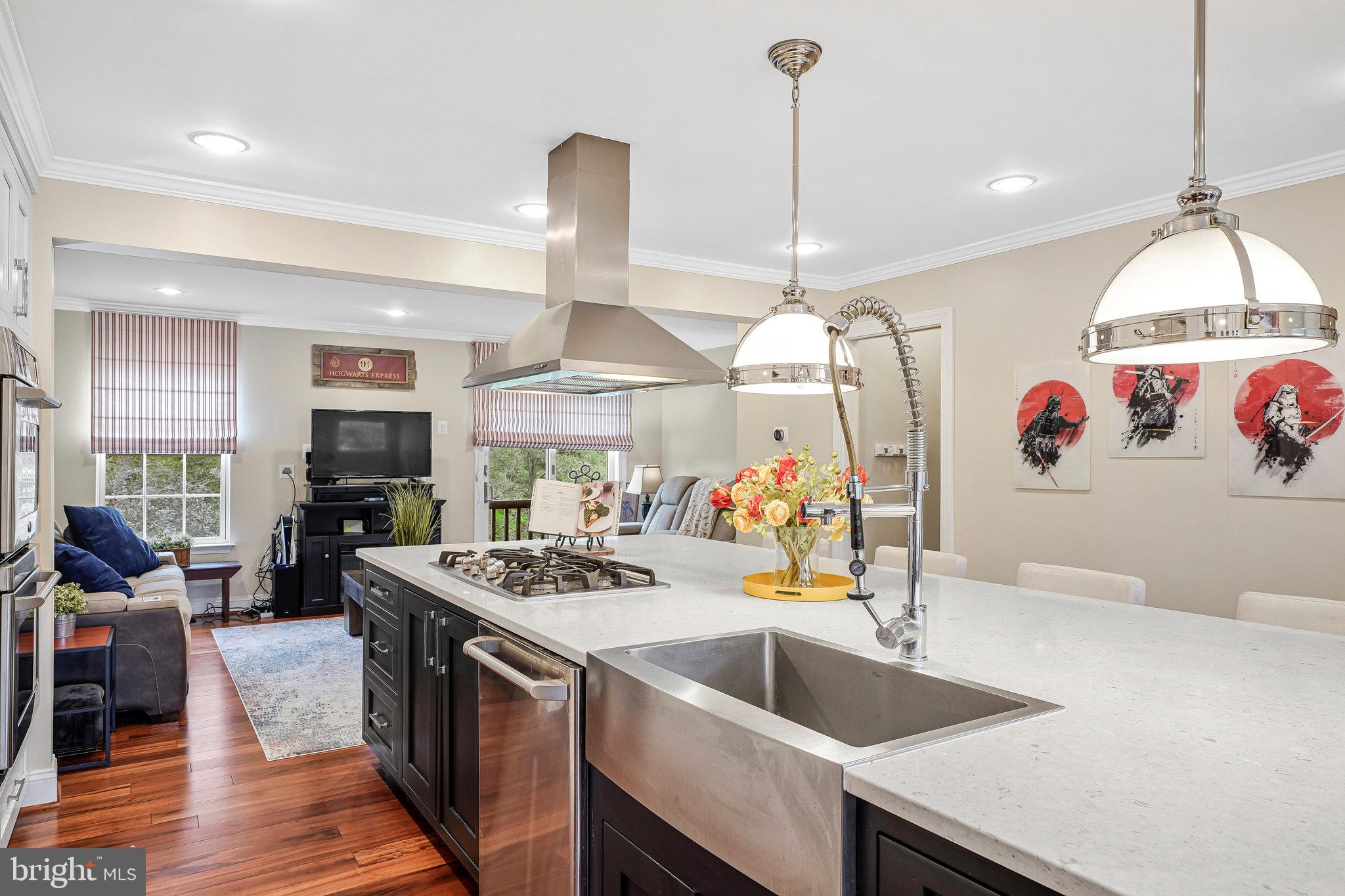 110 SPENCER TERRACE SE