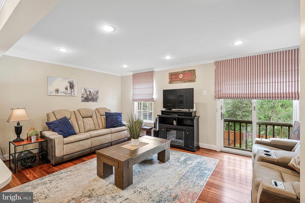 110 SPENCER TERRACE SE