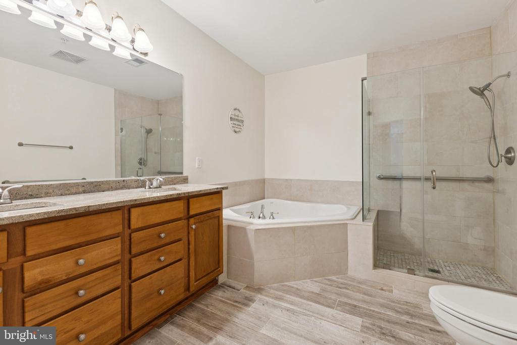 44485 CHAMBERLAIN TERRACE 200