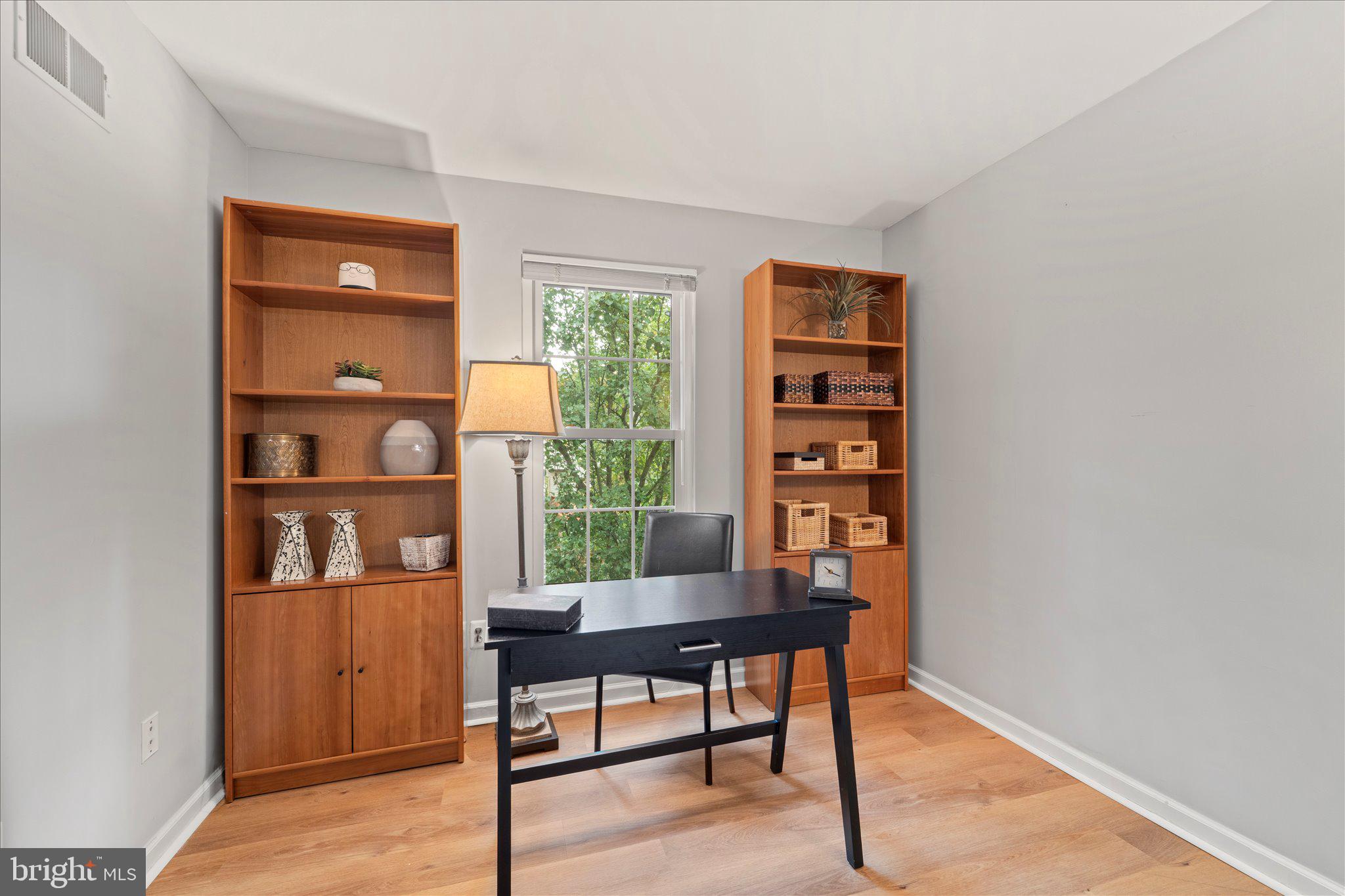 46574 BROADSPEAR
