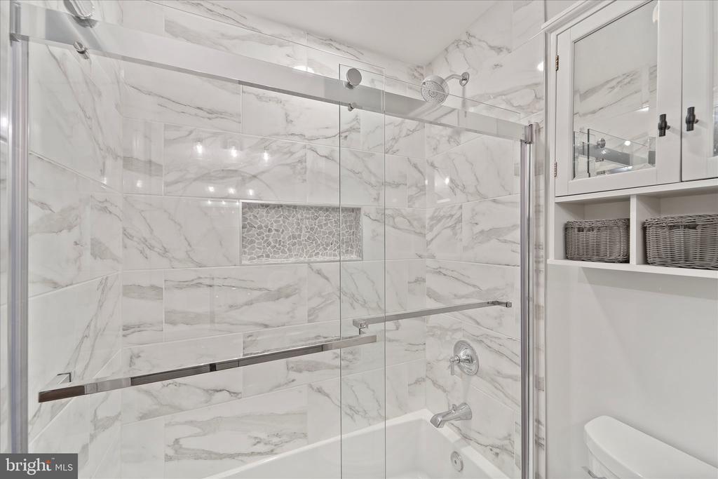 46574 BROADSPEAR