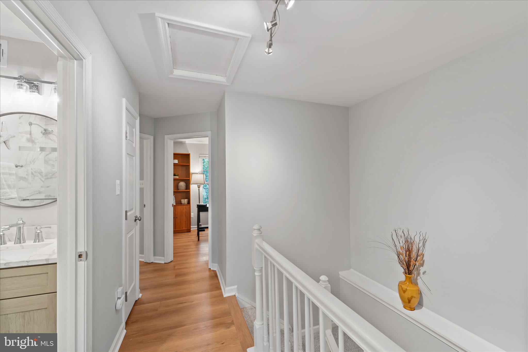 46574 BROADSPEAR