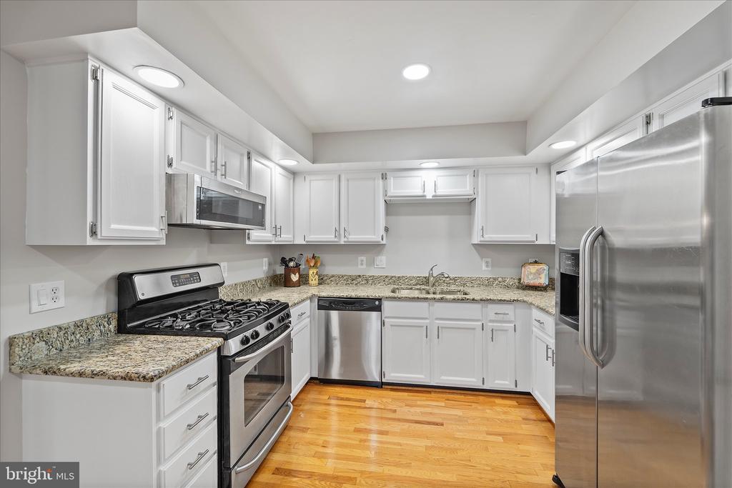 46574 BROADSPEAR