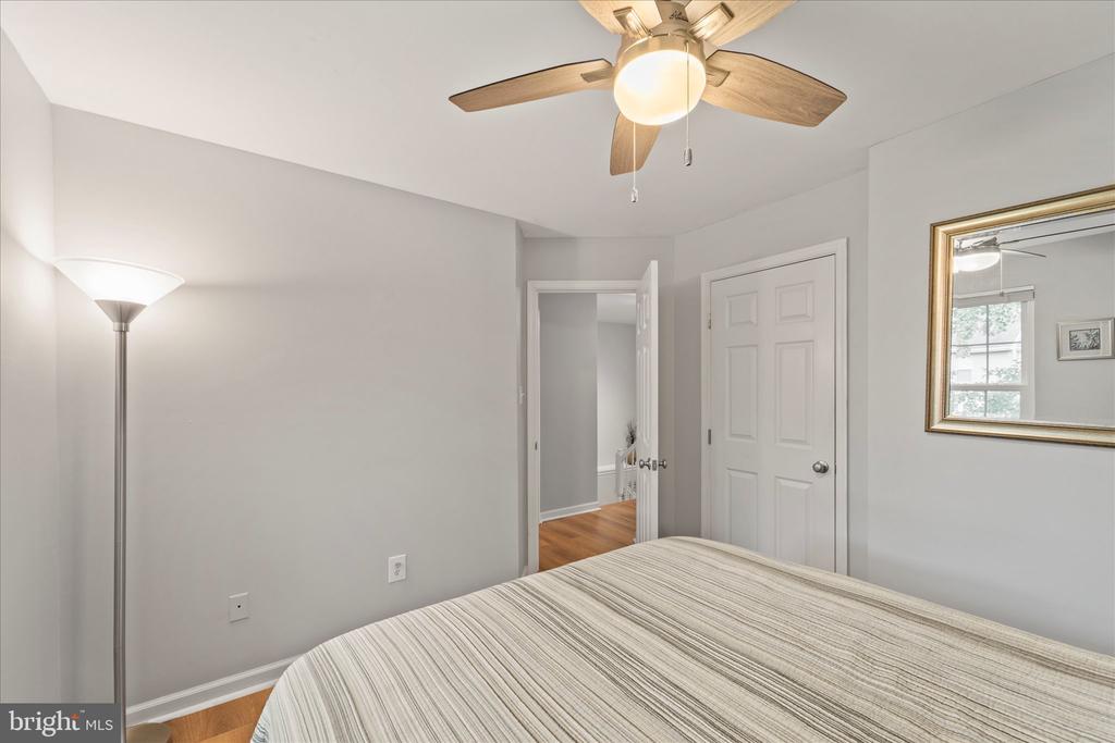 46574 BROADSPEAR