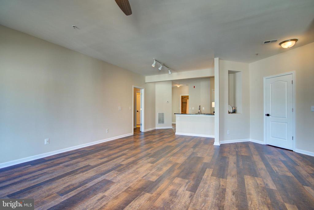 24628 BYRNE MEADOW SQUARE 300