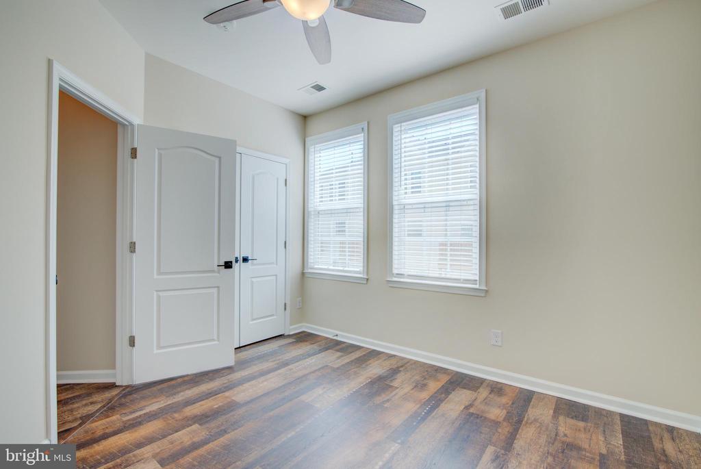 24628 BYRNE MEADOW SQUARE 300