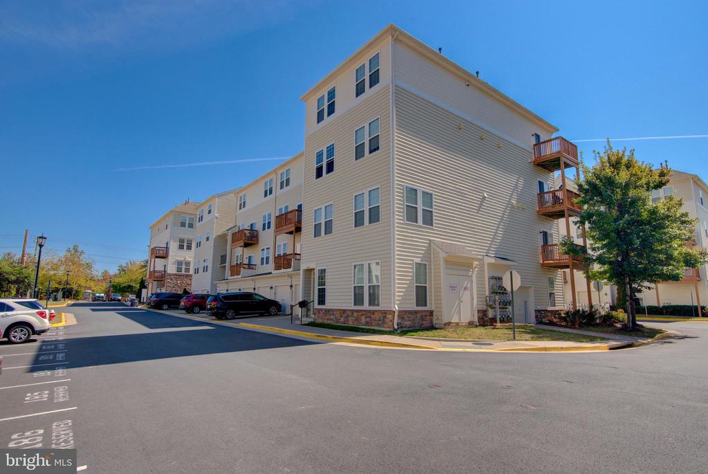 24628 BYRNE MEADOW SQUARE 300
