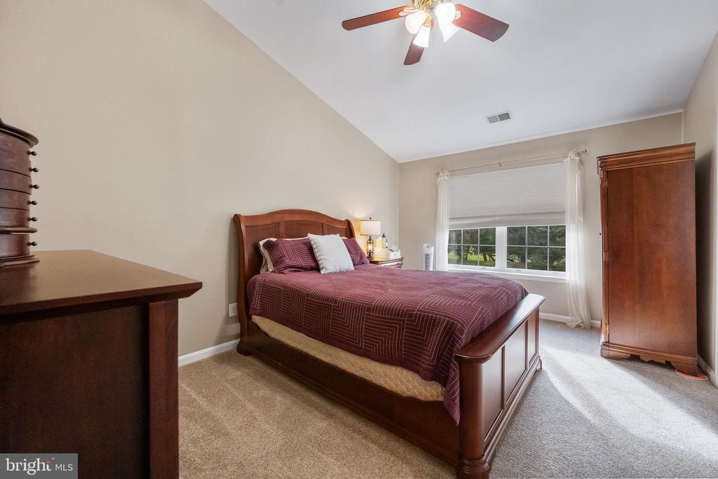 43111 GATWICK SQUARE