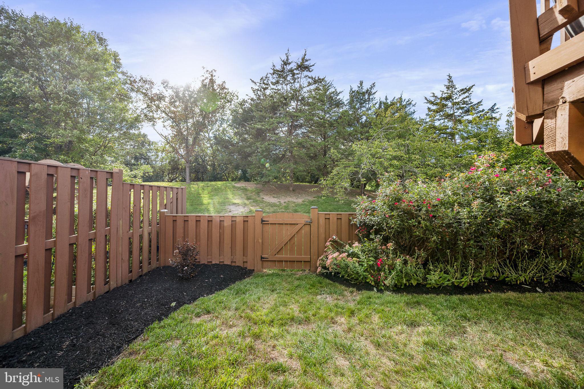 43111 GATWICK SQUARE