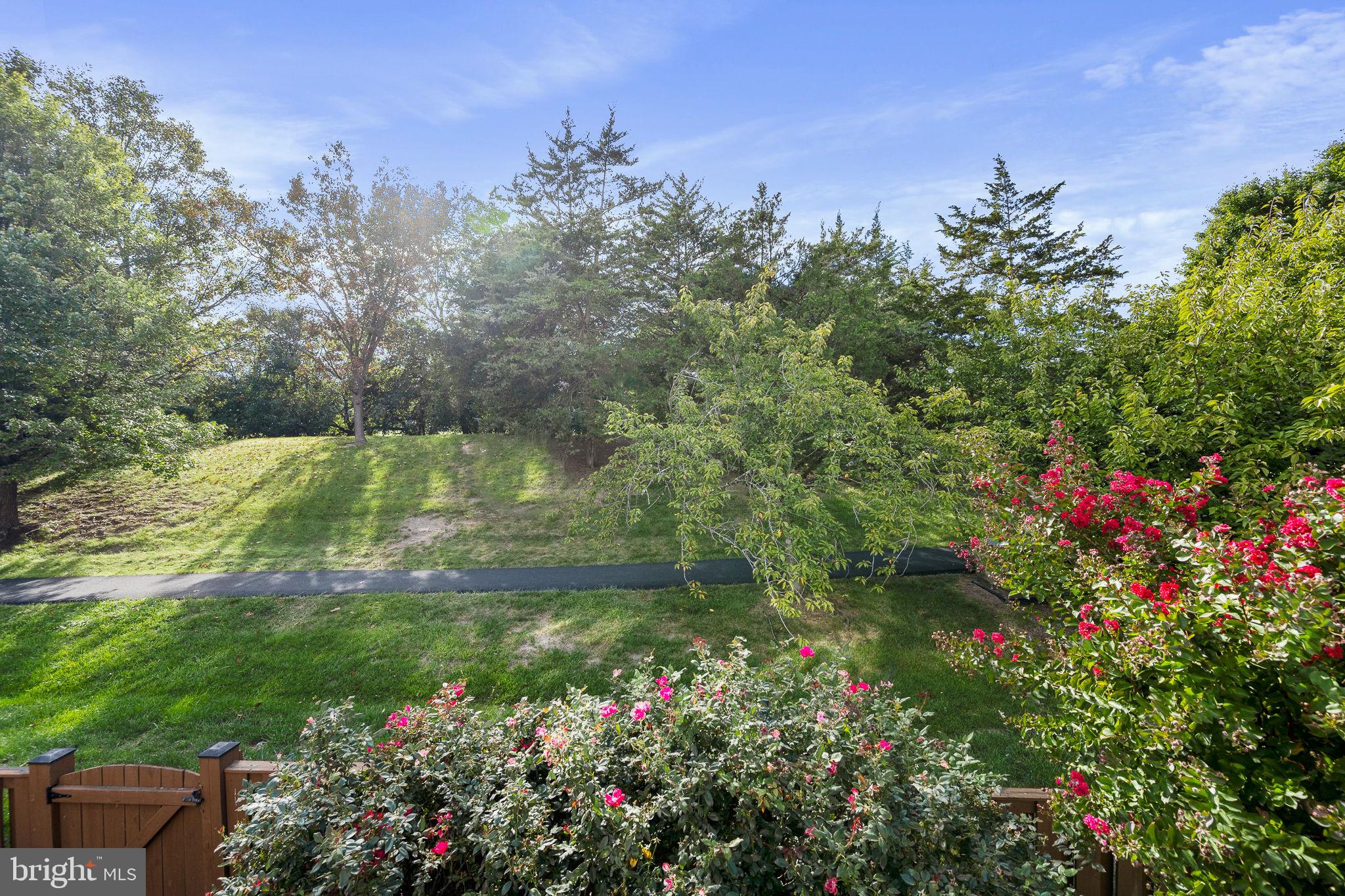 43111 GATWICK SQUARE