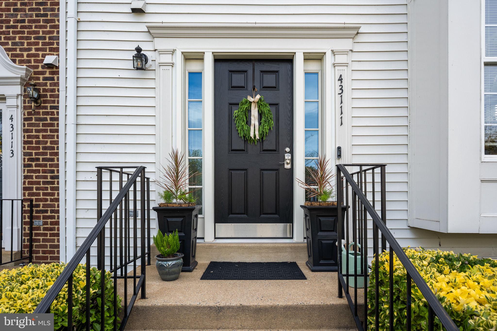 43111 GATWICK SQUARE