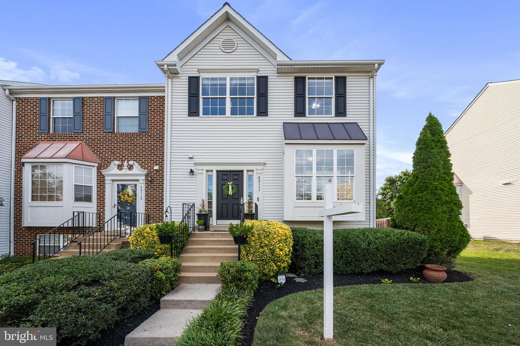 43111 GATWICK SQUARE