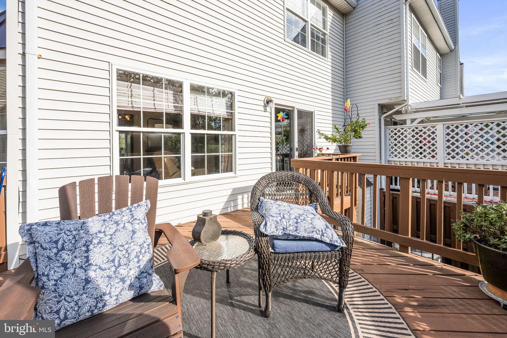 43111 GATWICK SQUARE