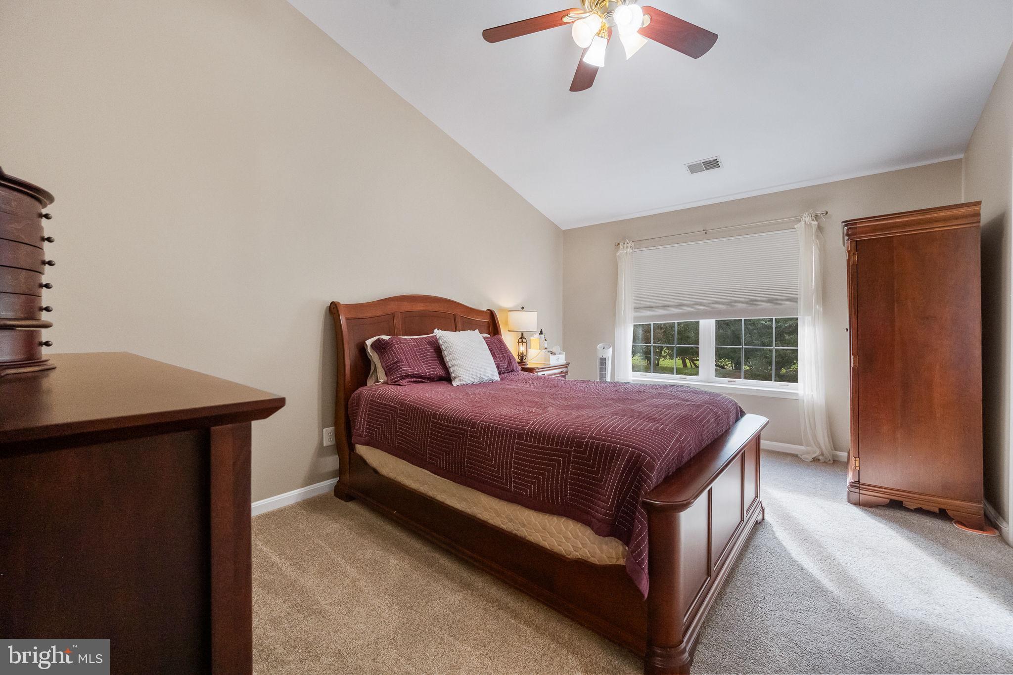 43111 GATWICK SQUARE