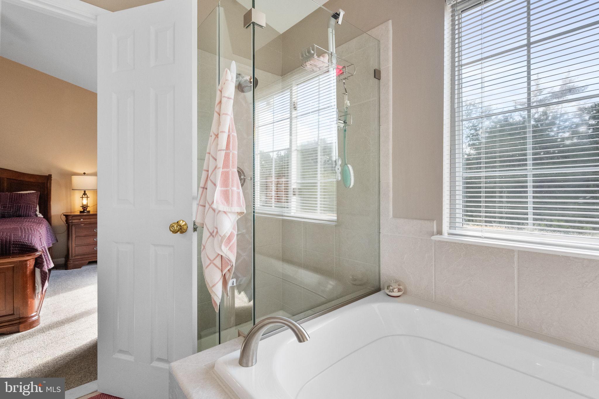 43111 GATWICK SQUARE