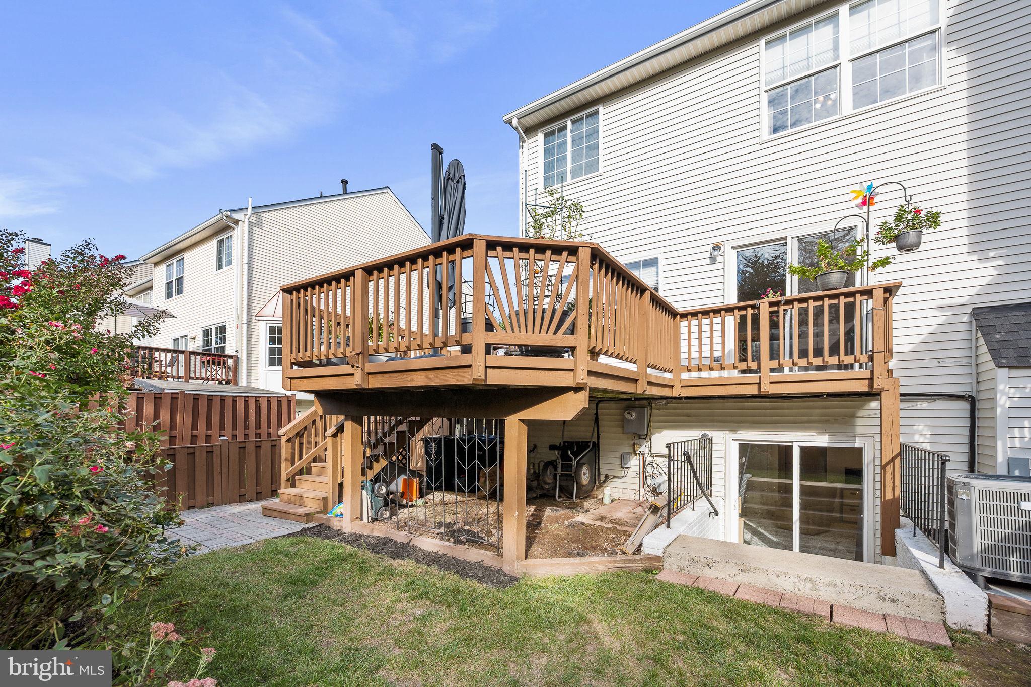 43111 GATWICK SQUARE