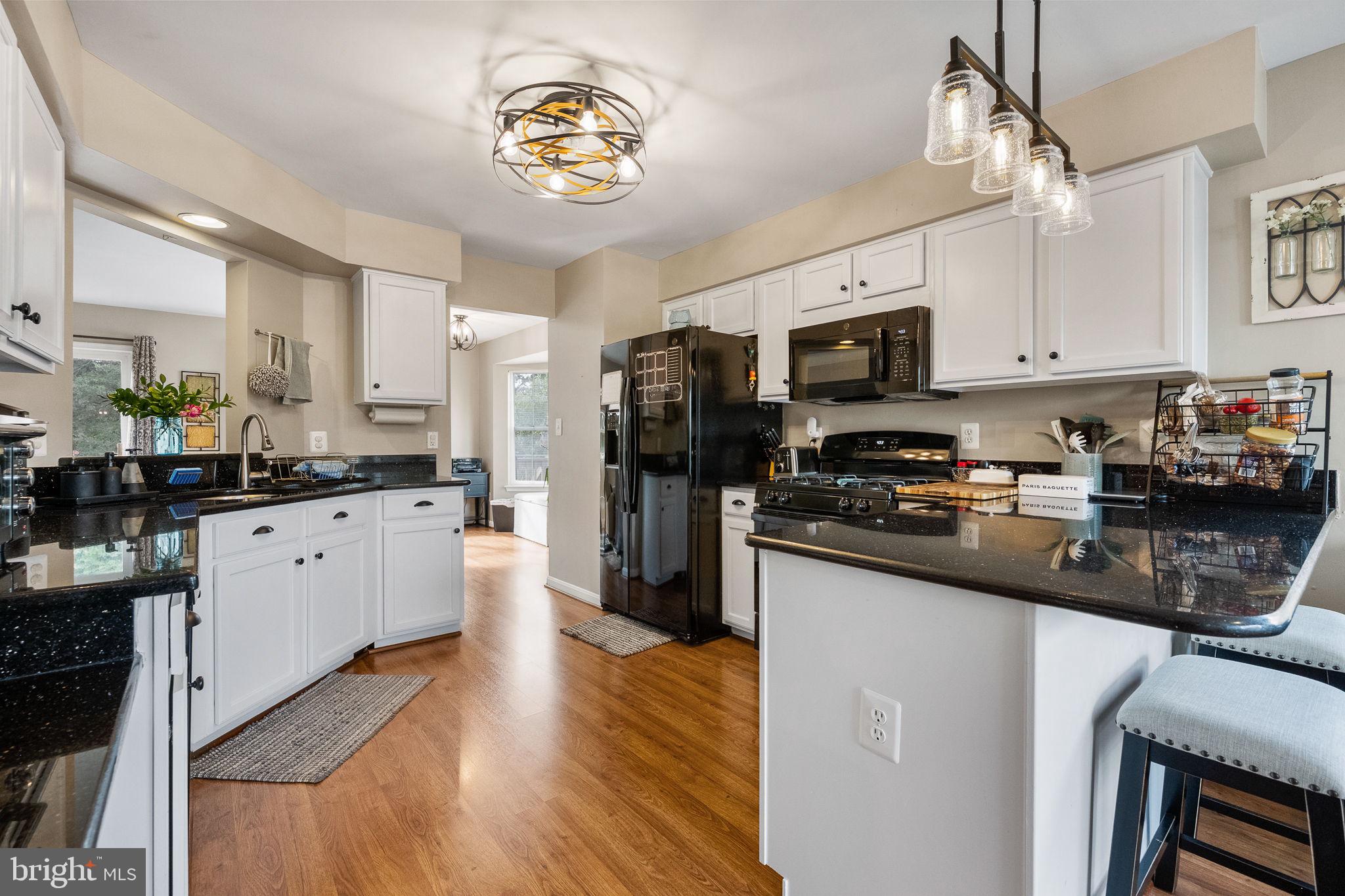 43111 GATWICK SQUARE