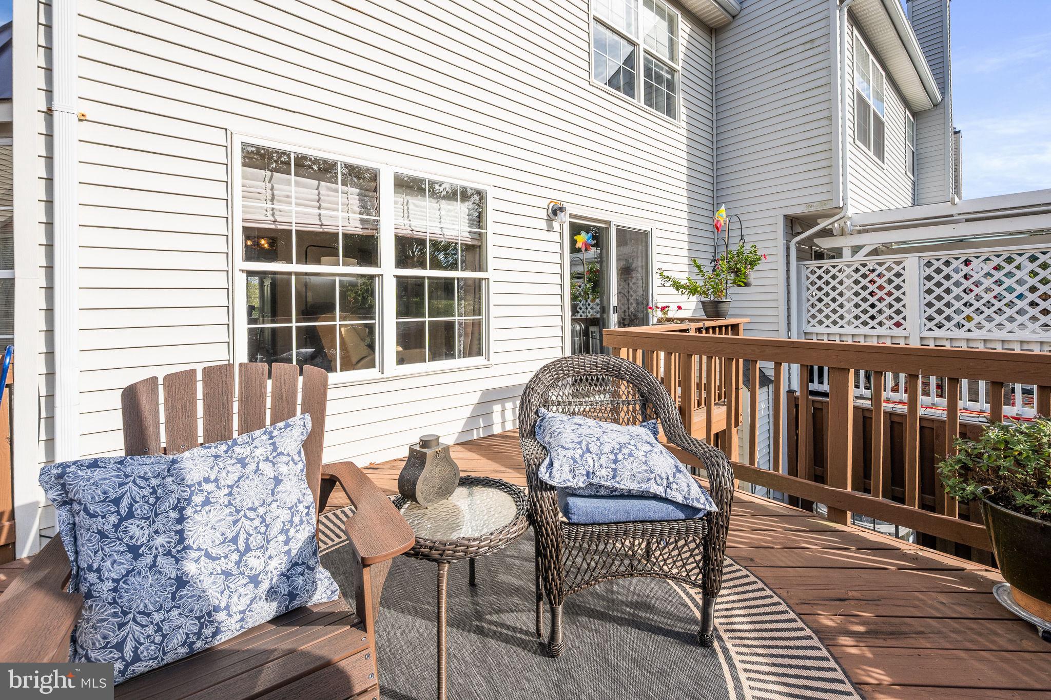 43111 GATWICK SQUARE