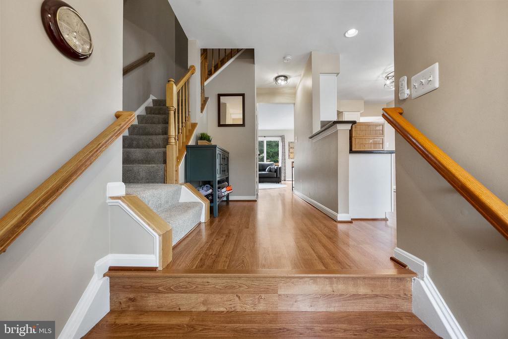43111 GATWICK SQUARE