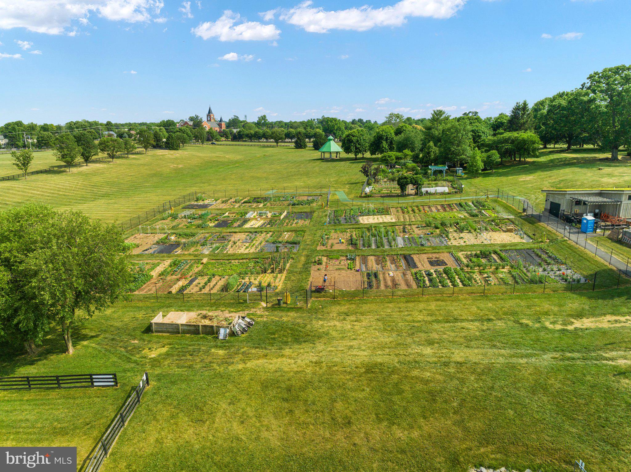 417 OLD WATERFORD ROAD NW