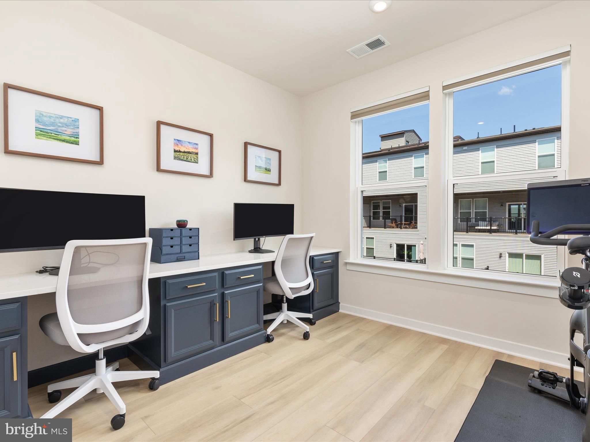 44533 WOLFHOUND SQUARE