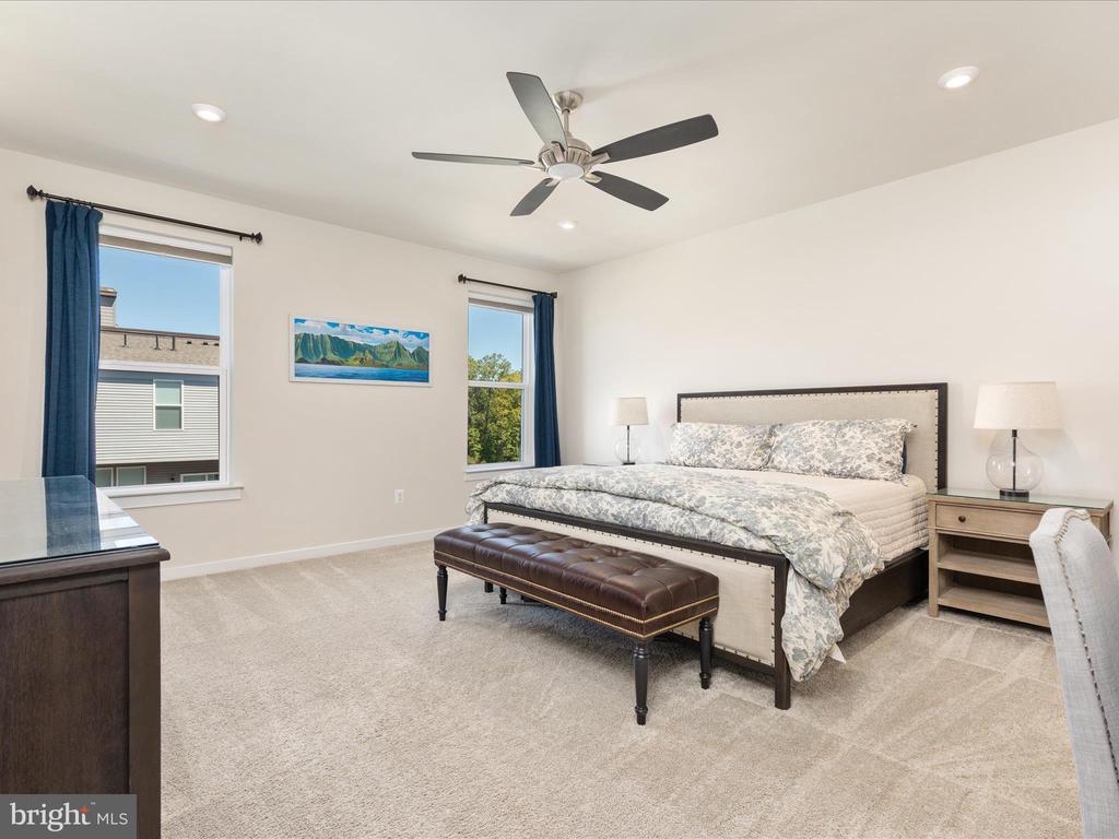 44533 WOLFHOUND SQUARE