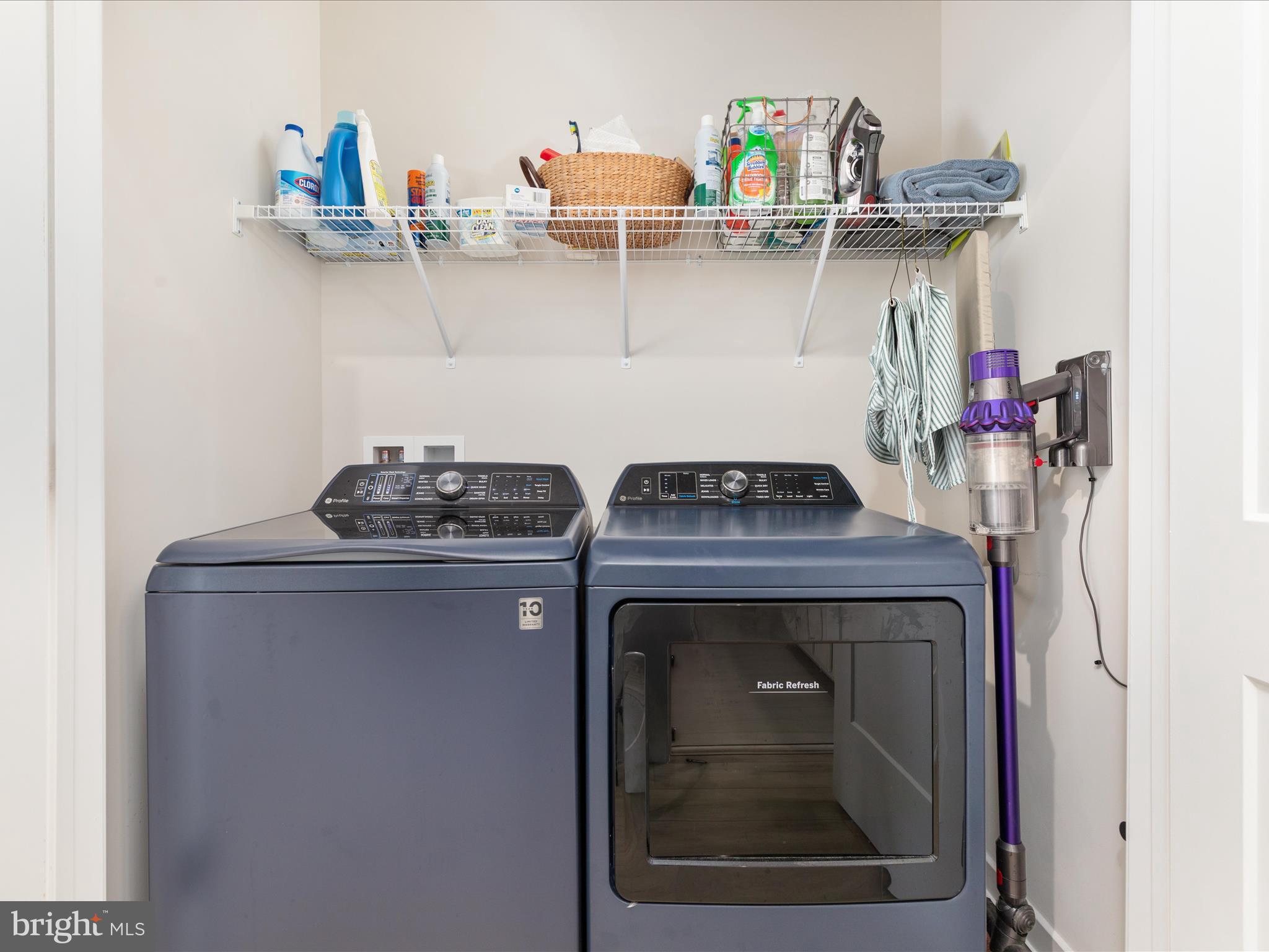 44533 WOLFHOUND SQUARE