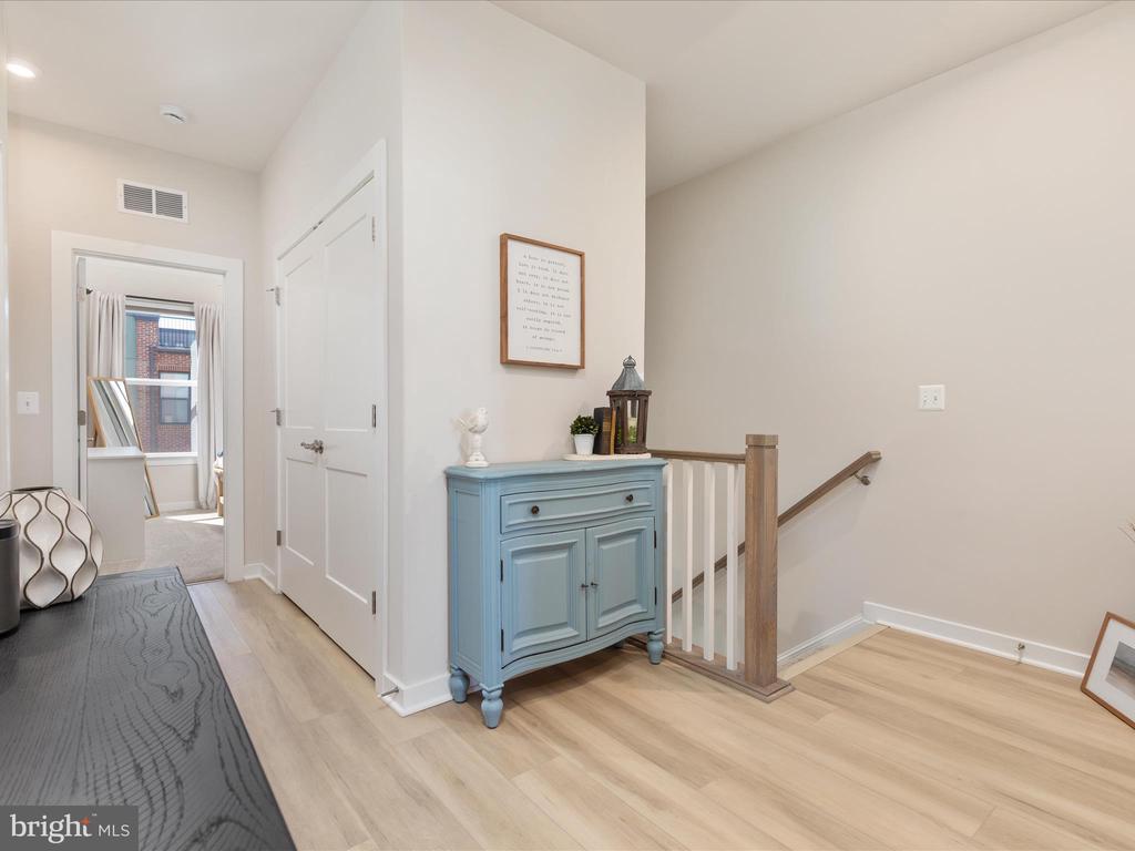 44533 WOLFHOUND SQUARE